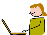 Eine Frau sitzt am Computer.